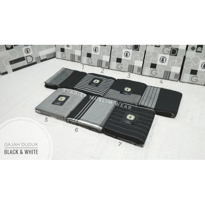 Sarung Gajah Duduk - Black & White