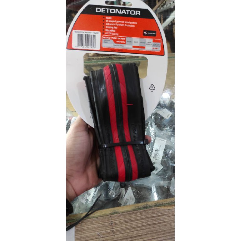 Ban luar MAXXIS DETONATOR 700X25c