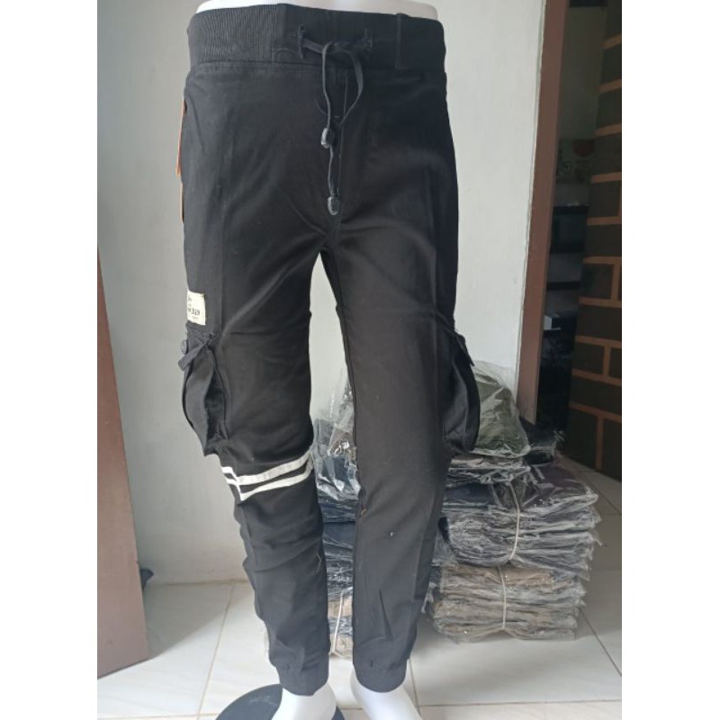 Celana Jogger Cargo Pria Pinggang Karet Hitam Original