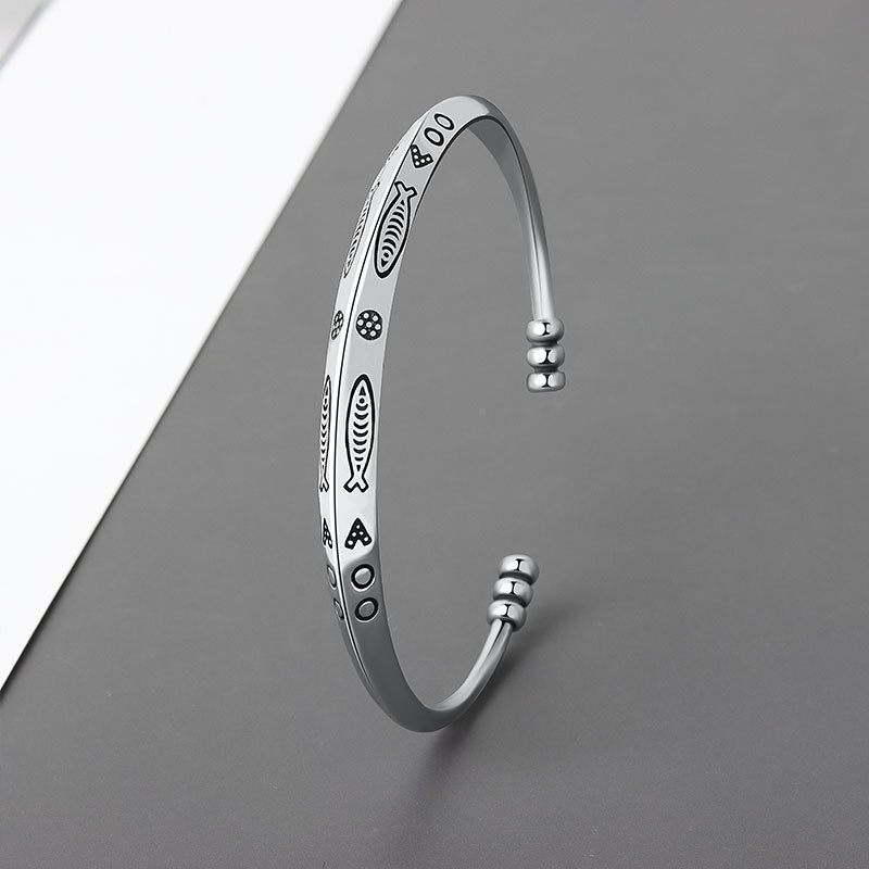 Gelang Bangle Open Cuff Motif Bentuk Ikan Warna Silver Antik Untuk Priawanita