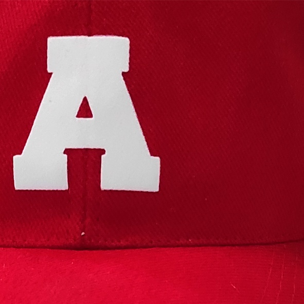 Topi Baseballcap Warna Merah Abjad Huruf Teks Alphabet A B C D E F G H I J K L M N O P Q R T U V W X