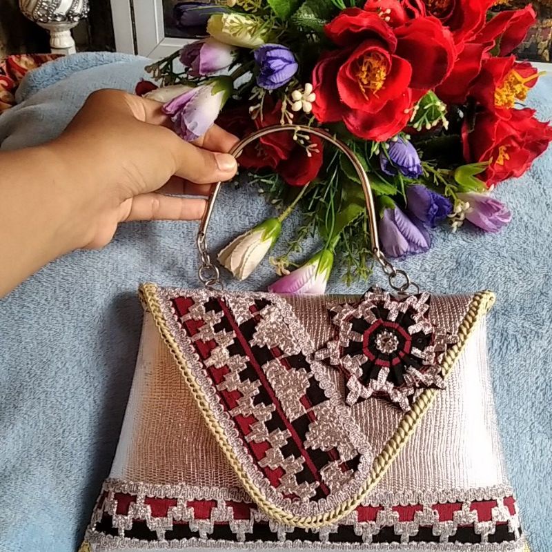 Tas pesta/Clutch tapis lampung (tas wanita, tas tapis, tas etnik, dompet tapis, tas kekinian)