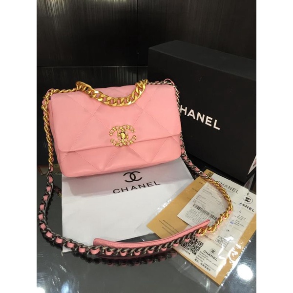 Tas Chanel 19 Flap Bag with Box Magnet