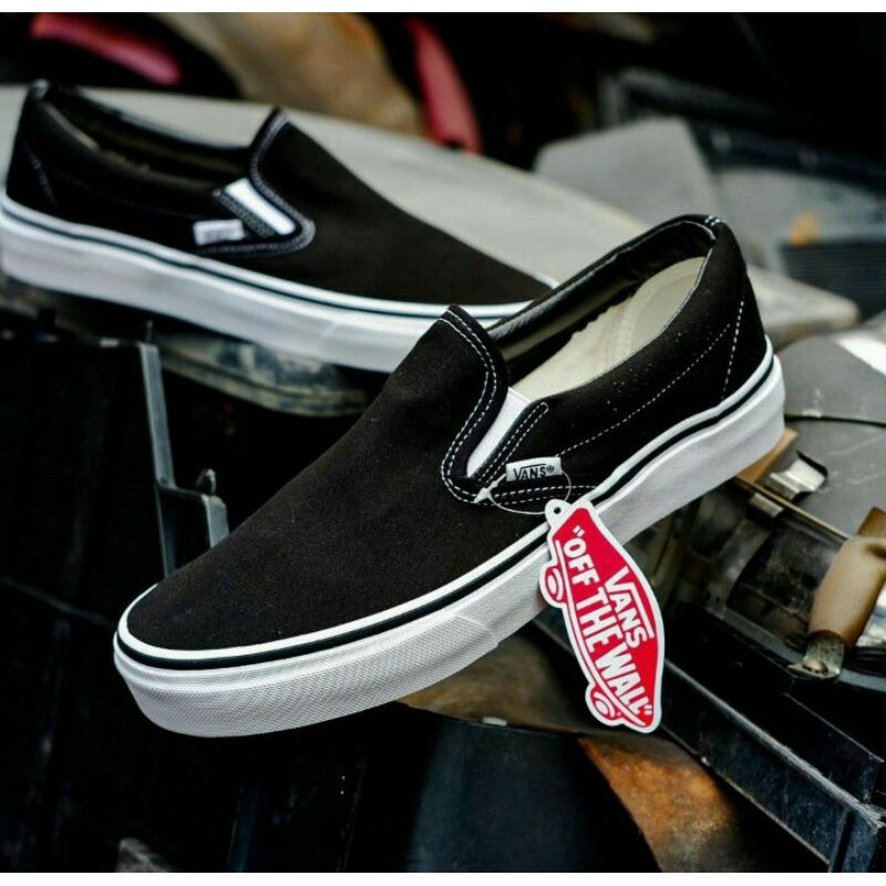 Slip On california Hitam putih