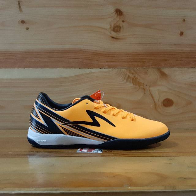 NEW ARRIVAL SPECS ACCELERATOR LIGHTSPEED IN 2020 ORANGE POP SEPATU FUTSAL SEPATU OLAHRAGA