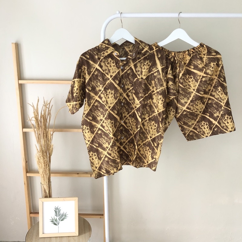 hirafa - One Set Setelan Atas Bawah Full Kancing / Baju Santai Tie Dye / Baju Wanita Pria-Persegi - Coklat