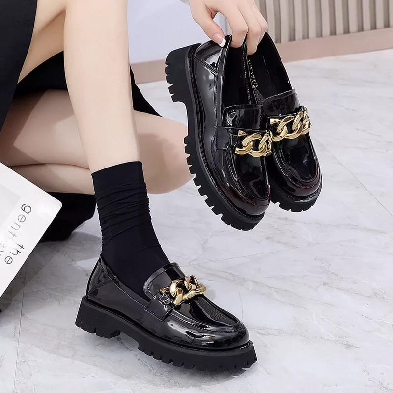 fakhrieshop- SEPATU WANITA LOAFERS DOCMART / SEPATU OXFORD RANTAI GOLD BESAR PREMIUM DM 07