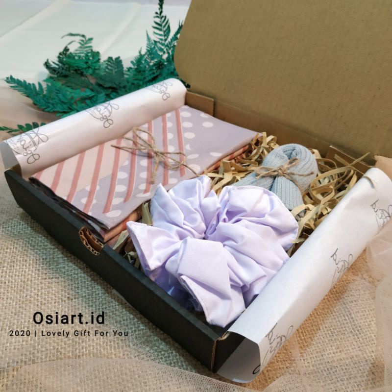 Osiart.id Hampers Hijab Motif Kado Pernikahan Wisuda Sidang Birthday Hadiah Cewek