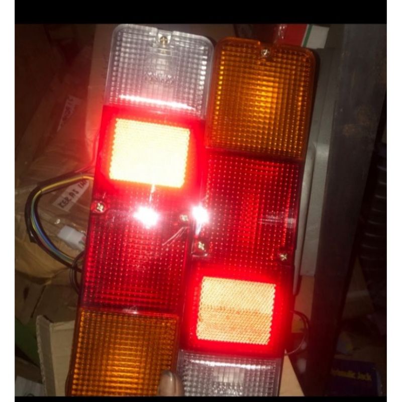 Jual Lampu Belakang Lampu Stop Suzuki Carry Extra St Futura Apv New Carry Shopee Indonesia