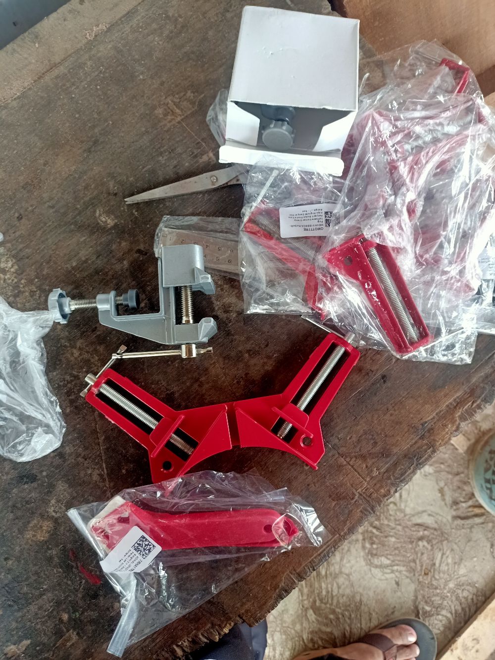 Homestoreoutlet Taffware Clamp Penjepit Sudut Frame Kayu 90 Derajat 75mm Zk1478100