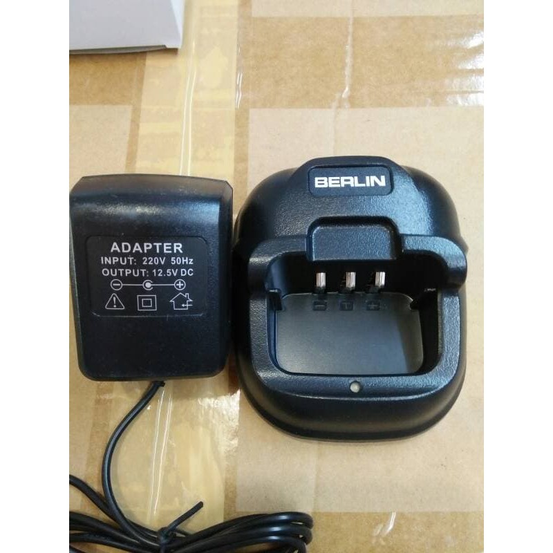 [NEW] CHARGER HT BERLIN FM 838