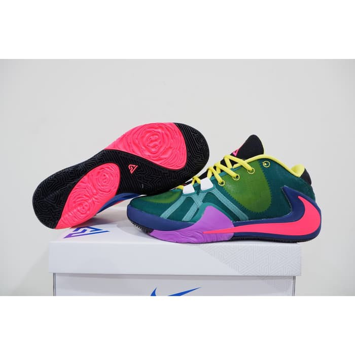 sepatu basket greek freak 1 different freak