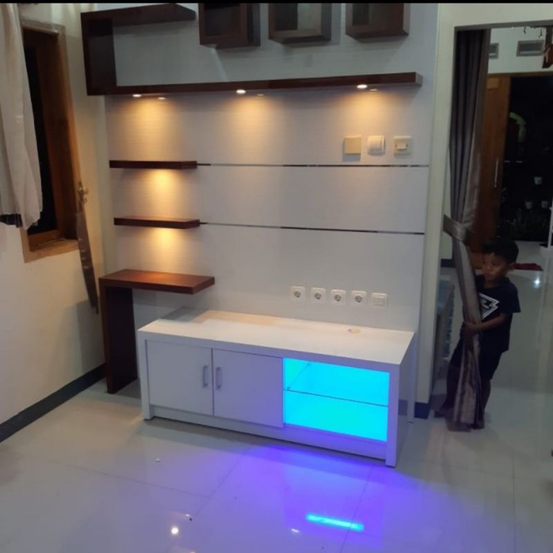 Buffet Tv / Rak pajangan Tv / rak Tv putih HPL / Partisi Tv