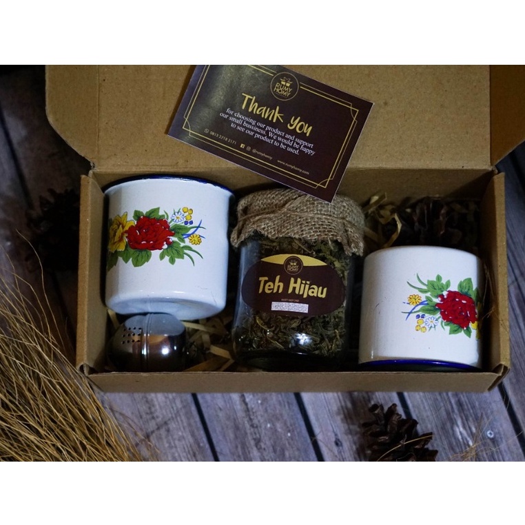 

HAMPERS TEH HIJAU/CANGKIR ENAMEL JADUL/KADO PERNIKAHAN/KADO ULTAH/Paket Malya