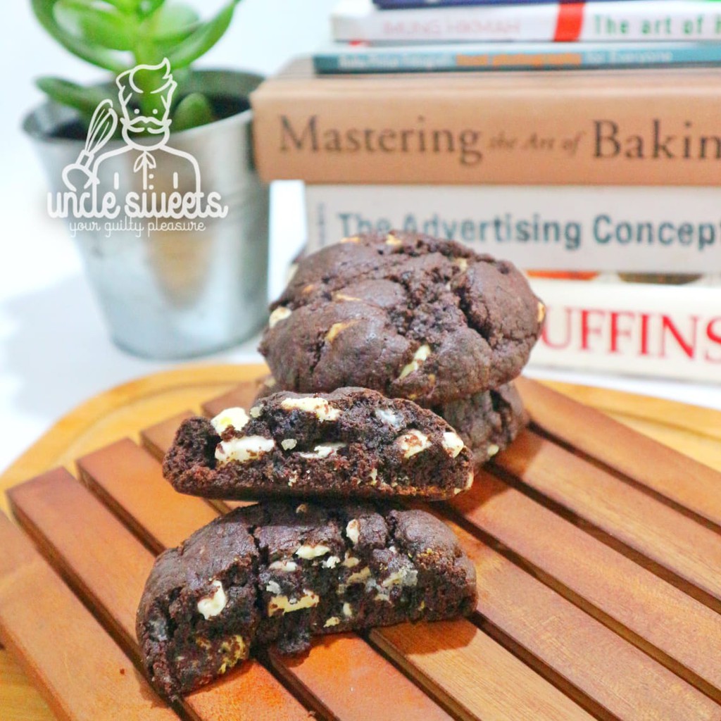 

Black & White Soft Chocolate Chip Cookies