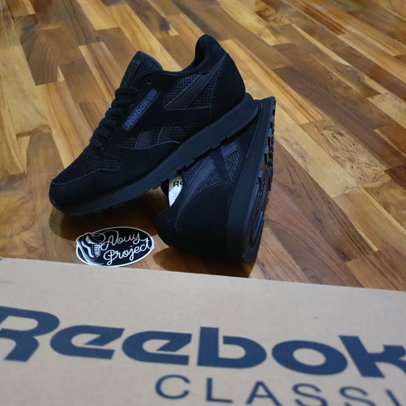 Sepatu Reebok Classic Utility Black Sneakers Reebok / Sepatu Reebok Black / Sepatu Reebok Hitam