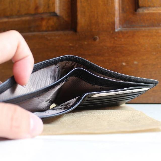 Dompet pria lipat kulit