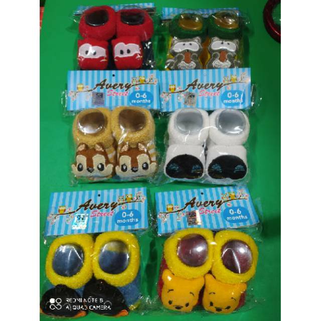 Kaos kaki bayi boneka Avery stret