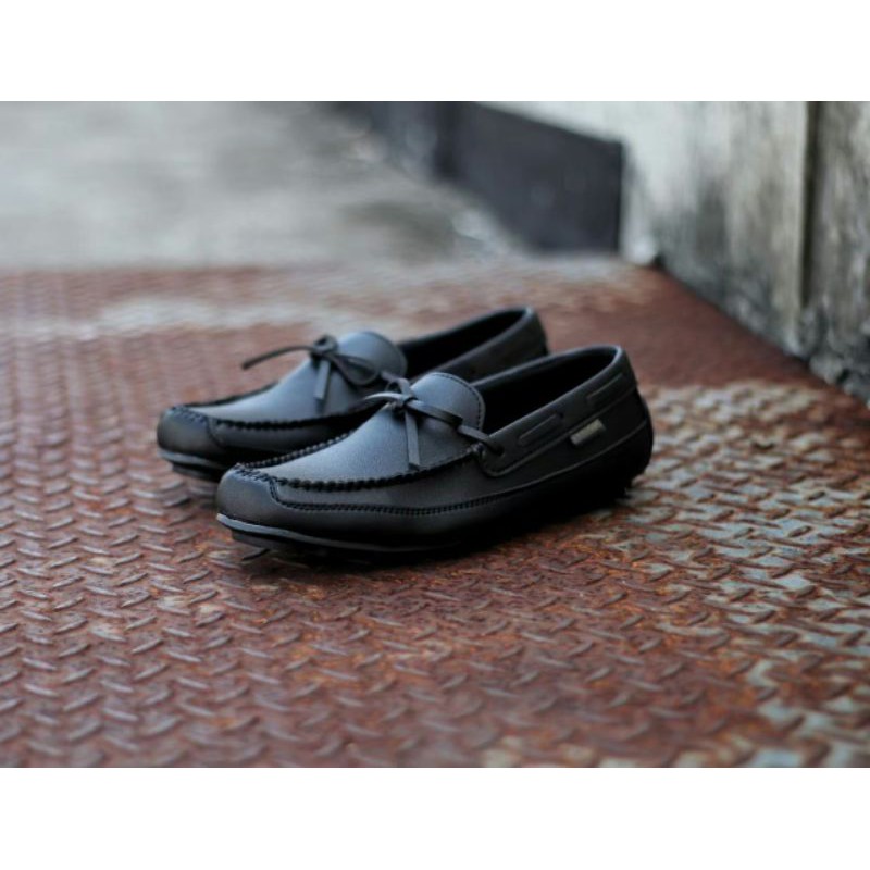 Promoo !!!! Sepatu slip on pria kickers casual slop formal kerja kantor kulit asli santai kuliah