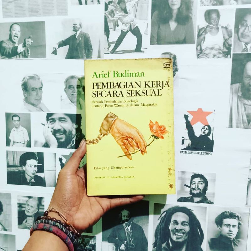 Pembagian Kerja Secara Seksual by Arief Budiman