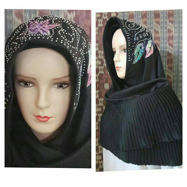 Segitiga plisket payet