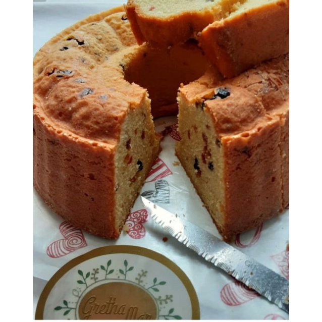 

butter cake with dried fruit