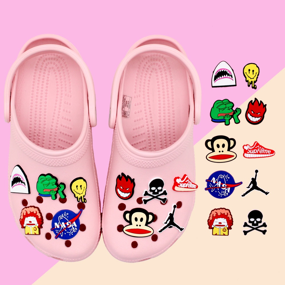 New Hot Crocs Jibbitz Pin 1pcs Lubang Sepatu pola Sandal shoe charms DIY Dapat Dilepas merek trendi decorate Gesper accessories hadiah anak laki-laki dan perempuan