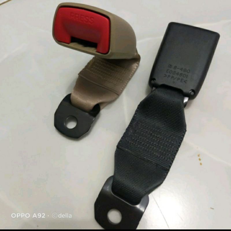 colokan seat belt safety belt sabuk pengaman jok tengah belakang Agya Ayla Avanza Xenia