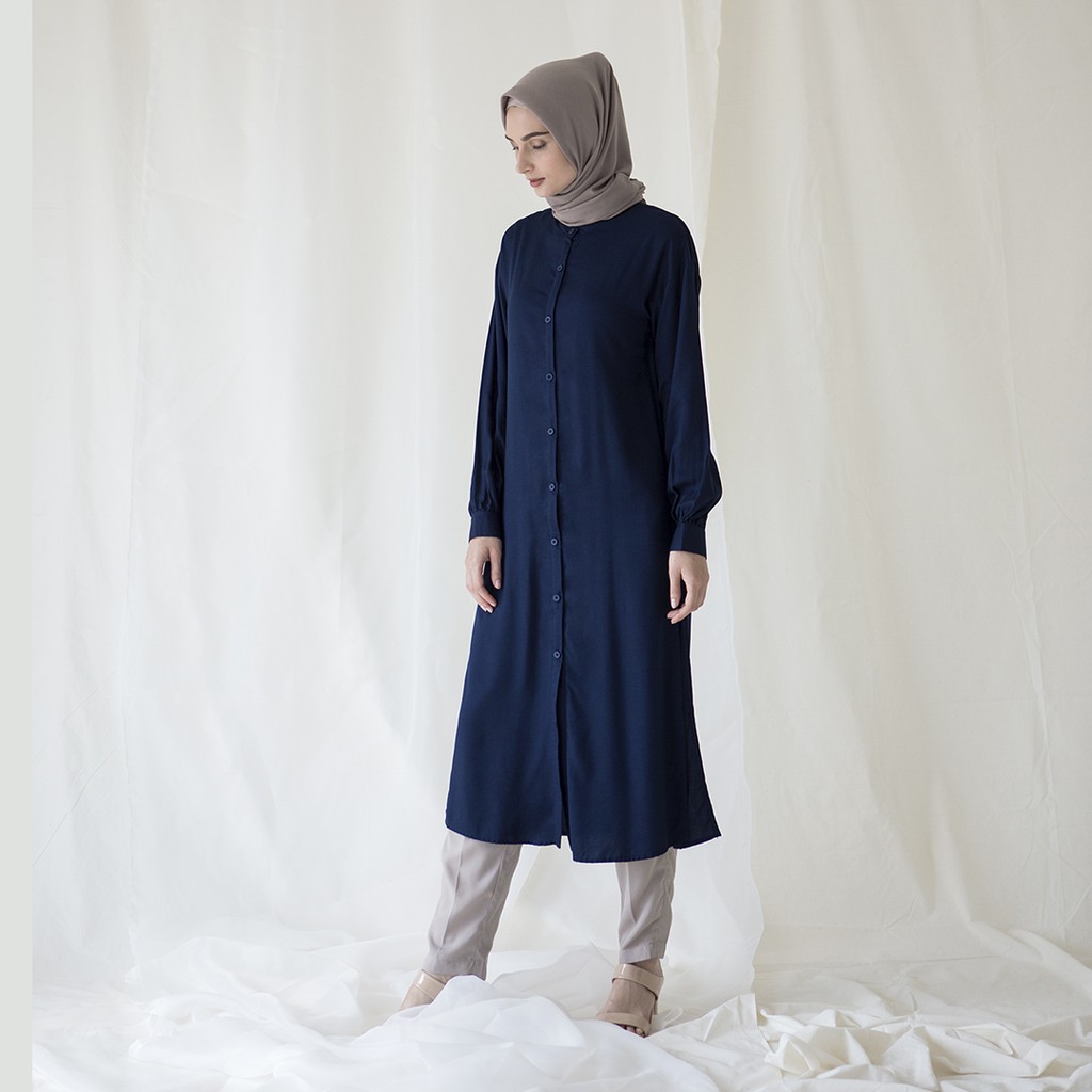 

Aska Label - Navy Tari