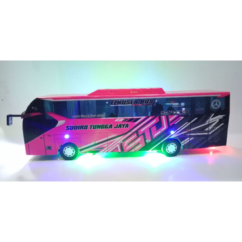Miniatur bus RC remot control cas STJ Sudiro tungga jaya Laroscca
