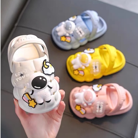 SANDAL ASTRONOT ANAK-ANAK / SANDAL ANAK-ANAK / SANDAL KAMAR TIDUR / SANDAL ANTI SLIP / SANDAL BULU / SANDAL SELOP RUMAH / SANDAL LUCU / SANDAL COUPLE