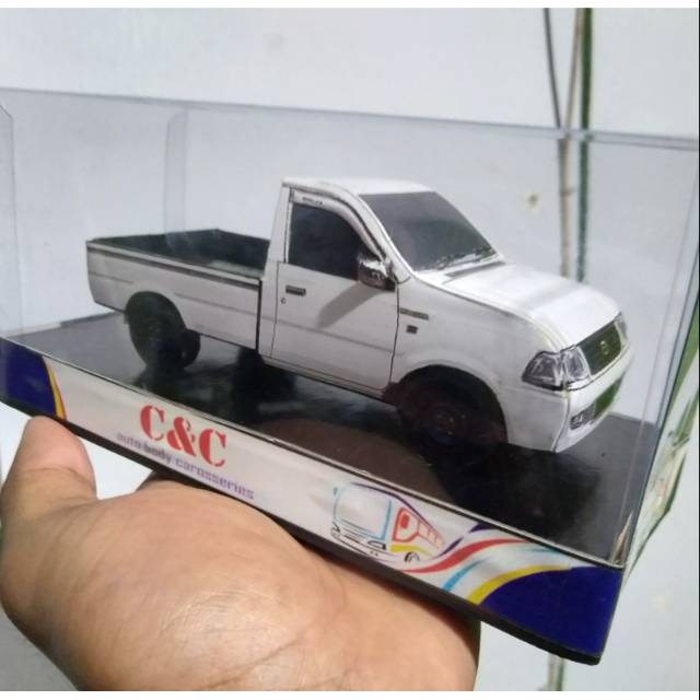 Papercraft Miniatur kijang kapsul pickup