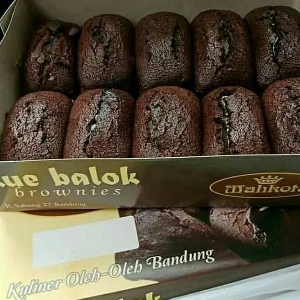 

Rek0meded,,Kue Balok Brownies Mahkota coklat lumer isi 10 pcs kuliner kekinian oleh oleh khas Bandun