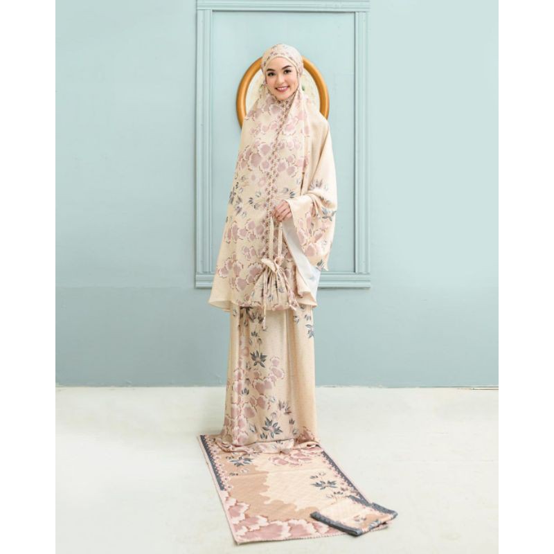 La Galigo Prayer Set by Wearing Klamby