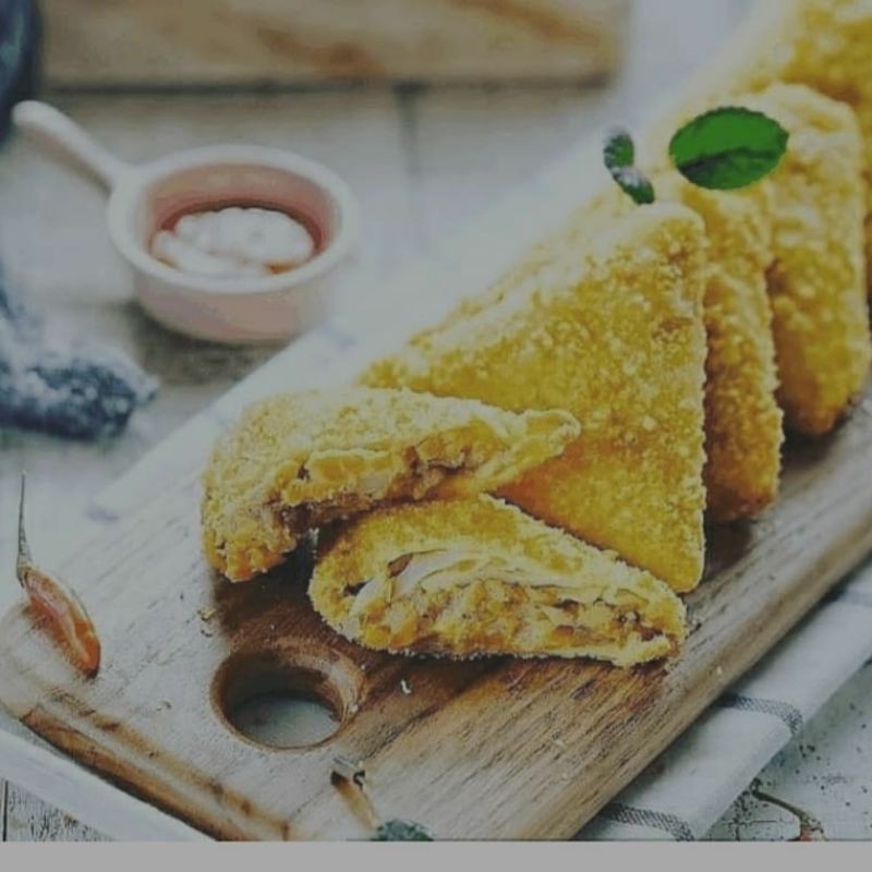 

Risoles spesial (smoked beef, roghut ayam, sosis mayones)