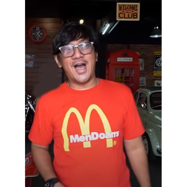 ( BISA COD ) KAOS BAJU UNIK PRIA WANITA MENDOANS PLESETAN MCDONALDS ANDRE TAULANY - S, Putih