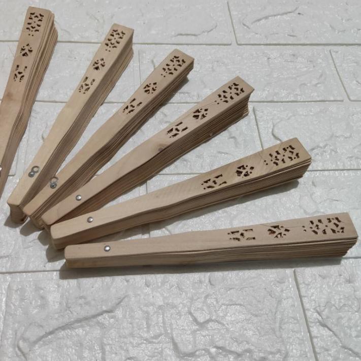 Diskon Natal Kipas Kayu Cendana / Kipas Cendana Souvenir Pernikahan / Kipas Lipat