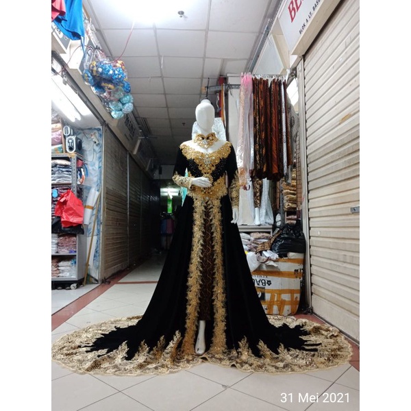 GAUN BLUDRU EKOR PANJANG