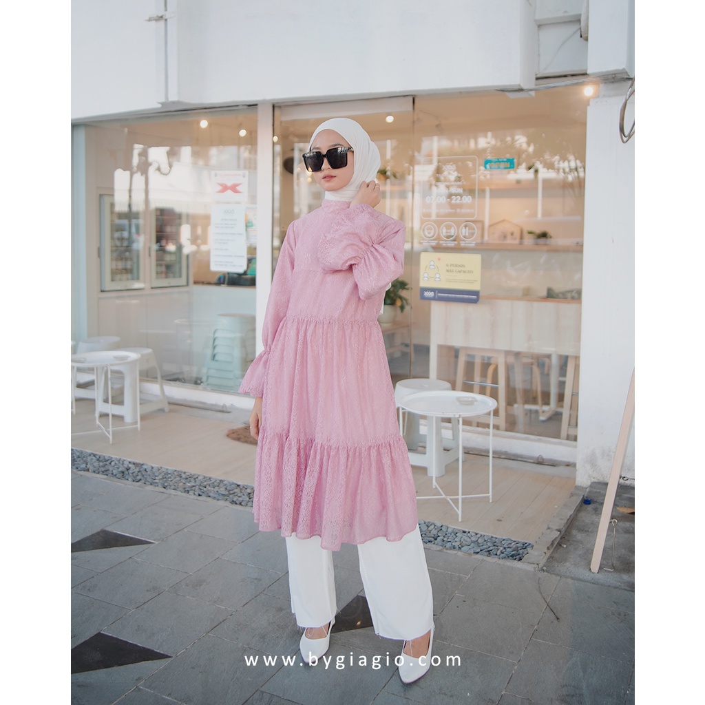 ALISHA TUNIK BYGIAGIO Daily Outfit / Set Wanita / Atasan Wanita / Top Wanita baju atasan wanita bahan brokat lace halus nyaman tidak gerah baju atasan kerja baju atasan kuliah baju atasan simple ruffle cantik kerah shanghai dres lebaran gaun putih