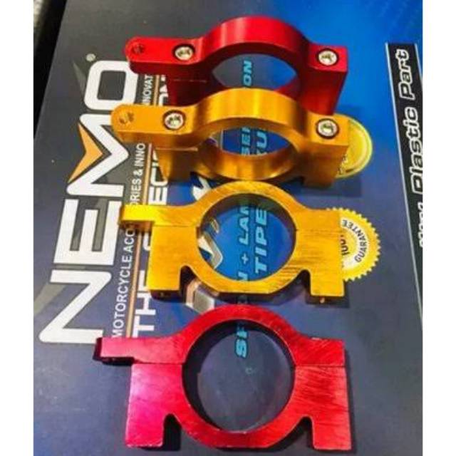 Kleman Spakbor Depan Pegangan Spakbor Depan