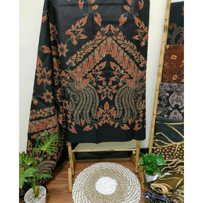 15 Motif batik Modern / Batik Solo / Batik sragen / batik cap / batik tulis / batik sogan / batik sarimbit / kain batik / batik halus / batik pekalongan / batik sarung / batik celana / batik brotoseno / batik printing / batik mk / batik kusumasari