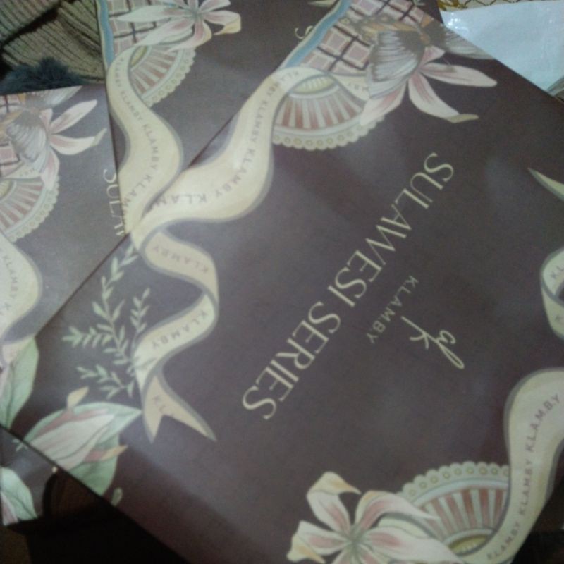 sulawesi series wearing klamby