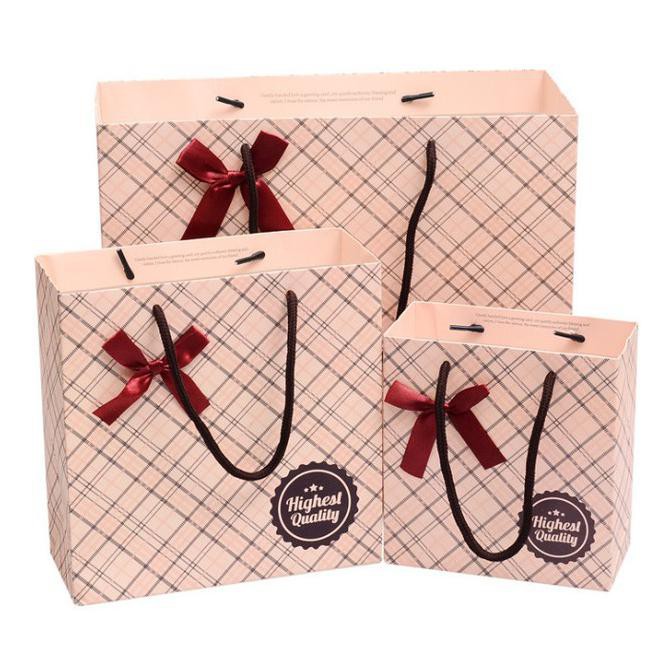 

KANTONG pita garis . KANTONG KADO PITA, PAPER BAG FANCY PITA TEBAL - cream