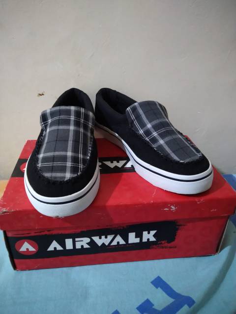 Airwalk surf moc size