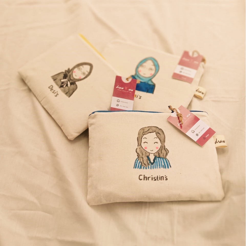 

Zipper Pouch Lukis / Pouch Lukis / Wadah Make Up