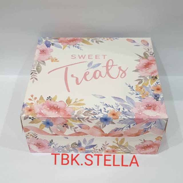 

KOTAK KUE / CAKE BOX PACKAGING 25 X 25 X 9 (5 PCS)