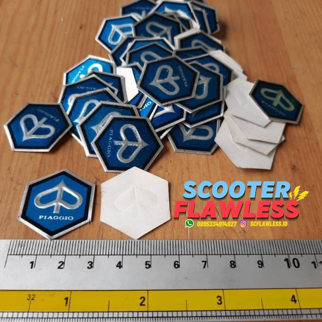 Emblem stang batok atas kecil Vespa Logo Chung Super Sprint Model Ori