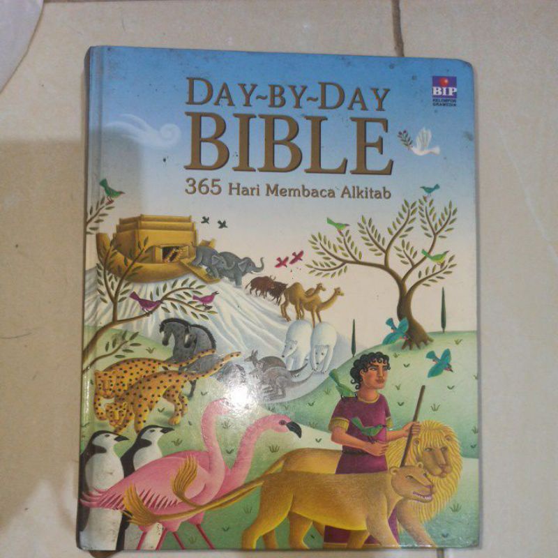 Preloved Buku Day - By - Day Bible 365 Hari Membaca Alkitab