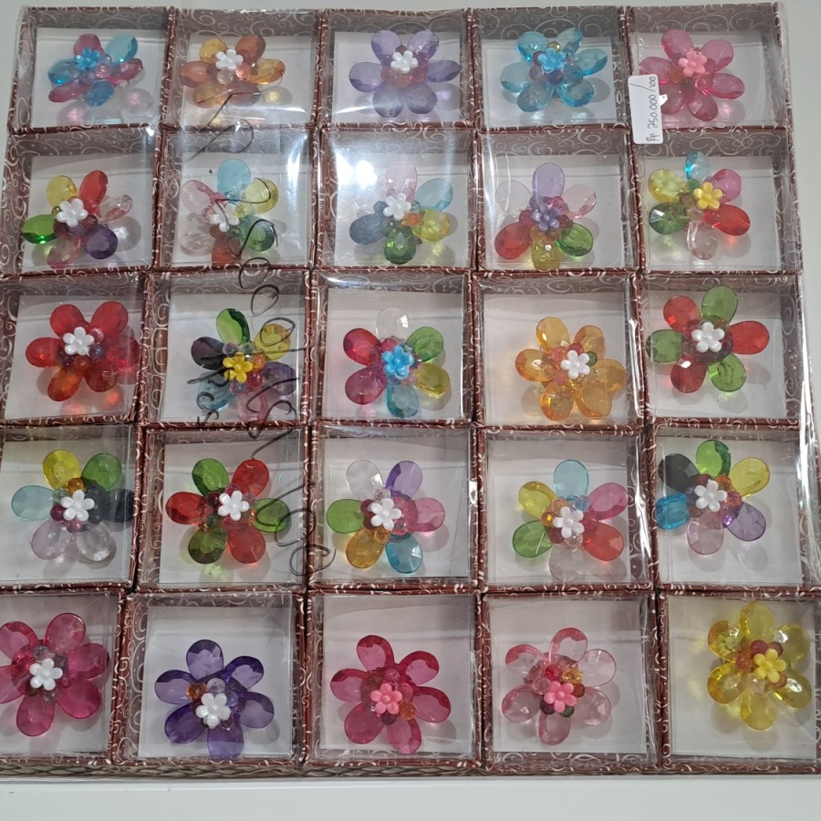 BEST SELLER Souvenir Bros sakura mini akrilik + kotak mika/souvenir bros/souvenir pernikahan/bros sa