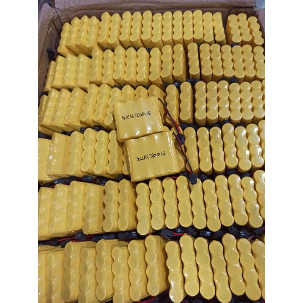 Riatoys baterai rakit AA ni.cd 700mah 4.8v , 6.0v , 7,2v buat mobil remot konterol Maxday